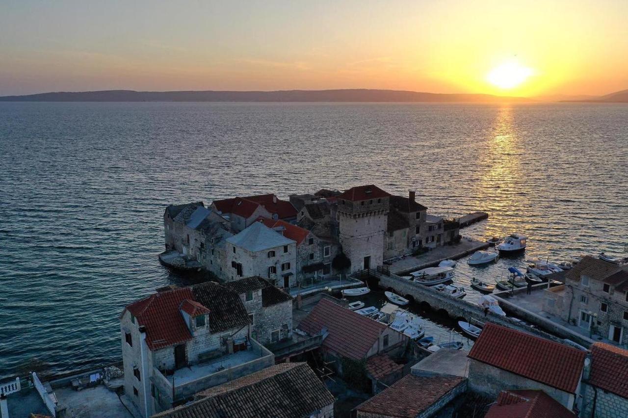 Apartmani Le-Lu Kaštela Εξωτερικό φωτογραφία