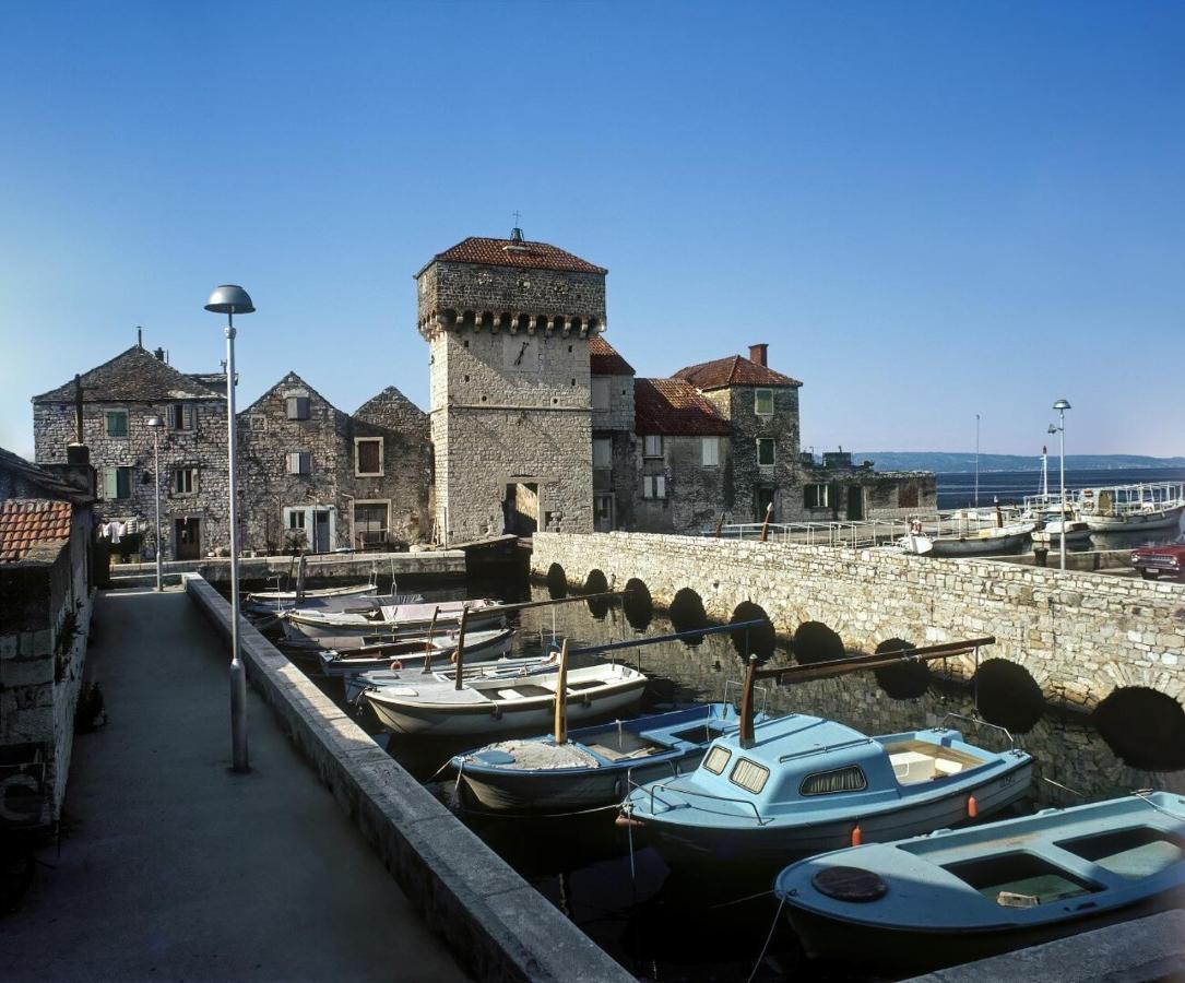 Apartmani Le-Lu Kaštela Εξωτερικό φωτογραφία