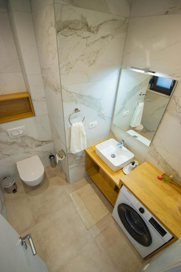Apartmani Le-Lu Kaštela Εξωτερικό φωτογραφία