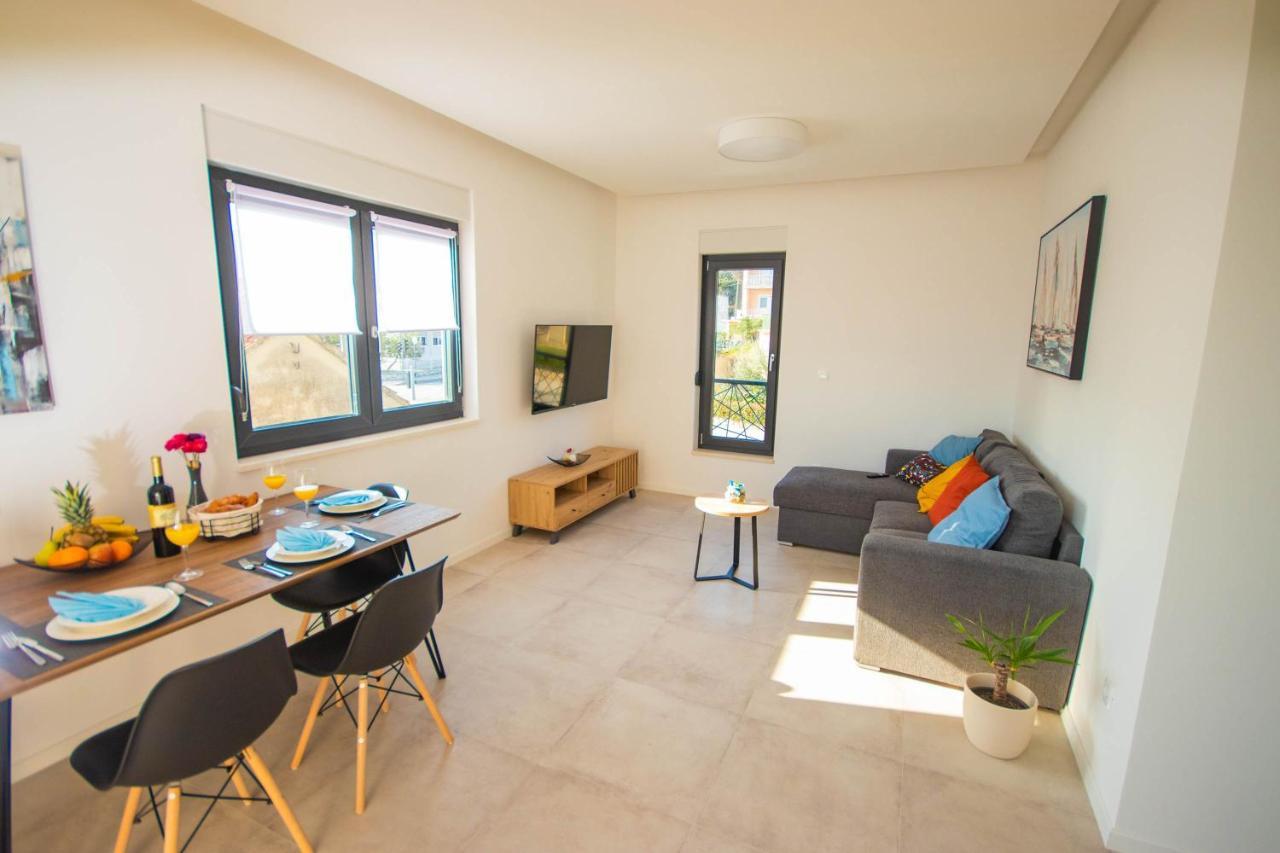 Apartmani Le-Lu Kaštela Εξωτερικό φωτογραφία