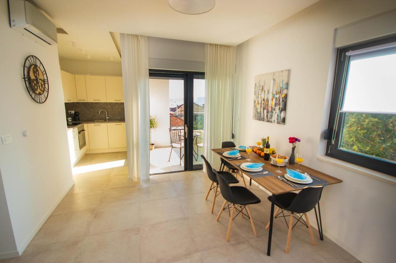 Apartmani Le-Lu Kaštela Εξωτερικό φωτογραφία