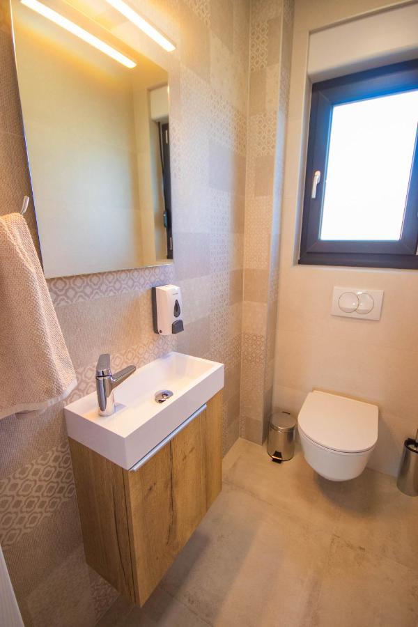 Apartmani Le-Lu Kaštela Εξωτερικό φωτογραφία