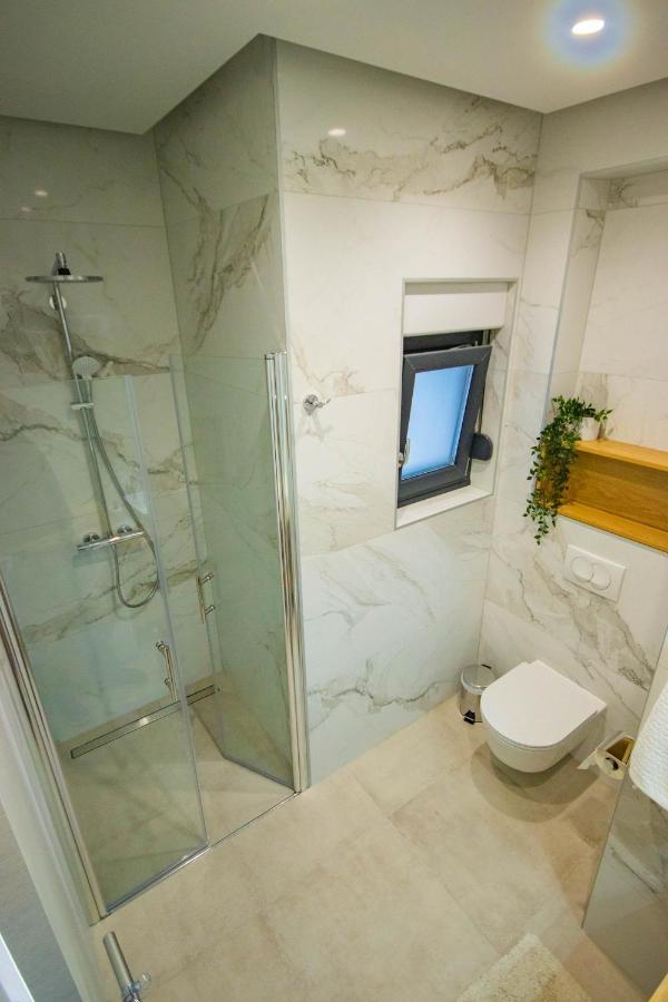Apartmani Le-Lu Kaštela Εξωτερικό φωτογραφία