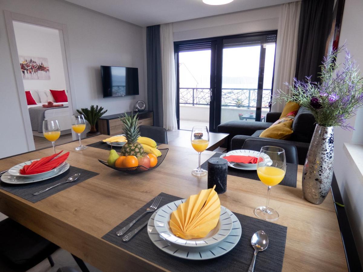 Apartmani Le-Lu Kaštela Εξωτερικό φωτογραφία